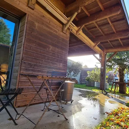 Charmant Logement Avec Parking *