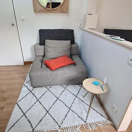 Charmant Logement Avec Parking *