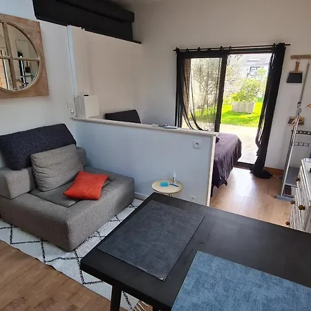 Charmant Logement Avec Parking *